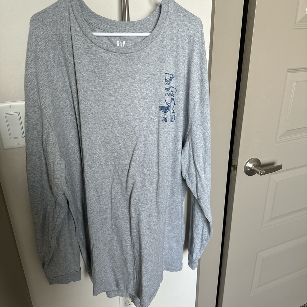 GAP Heather Gray Casual Tee